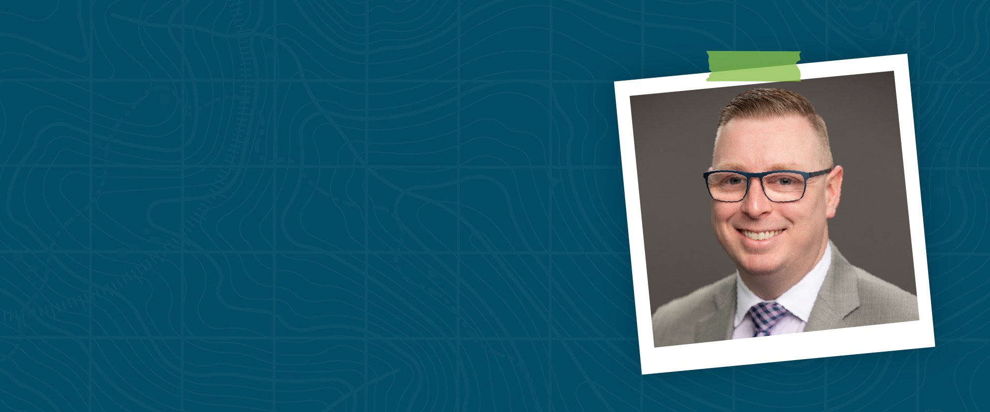 Derek color headshot